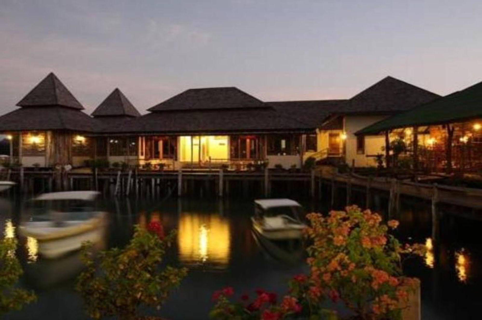 Salakphet Resort
