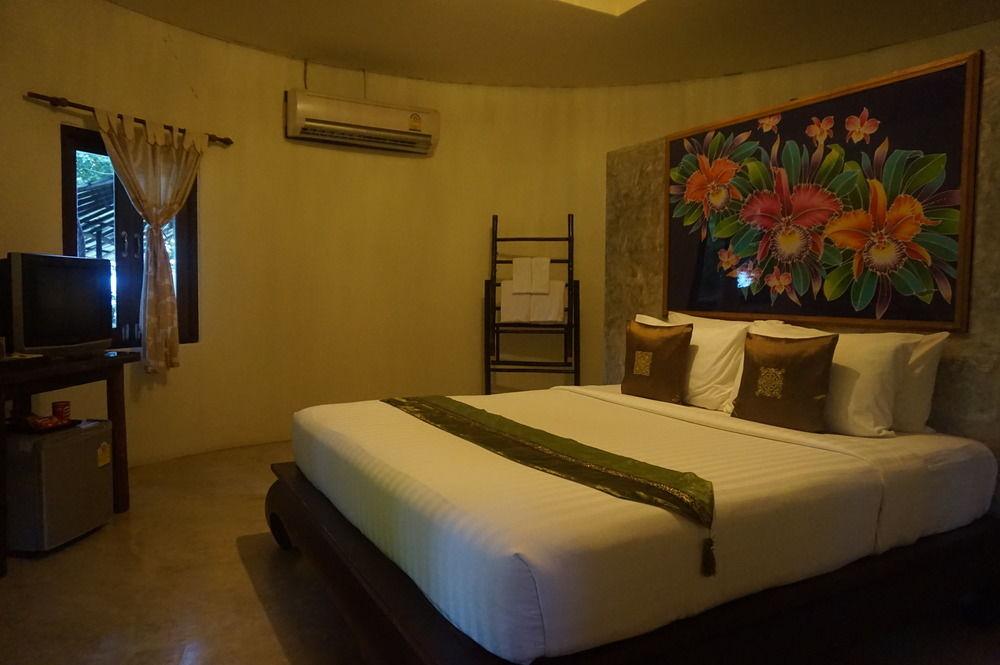 The Tropical Beach Resort