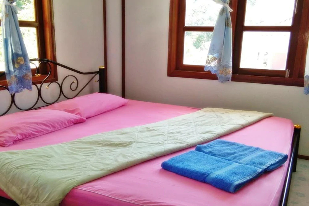 Baan Ton Kathin Resort