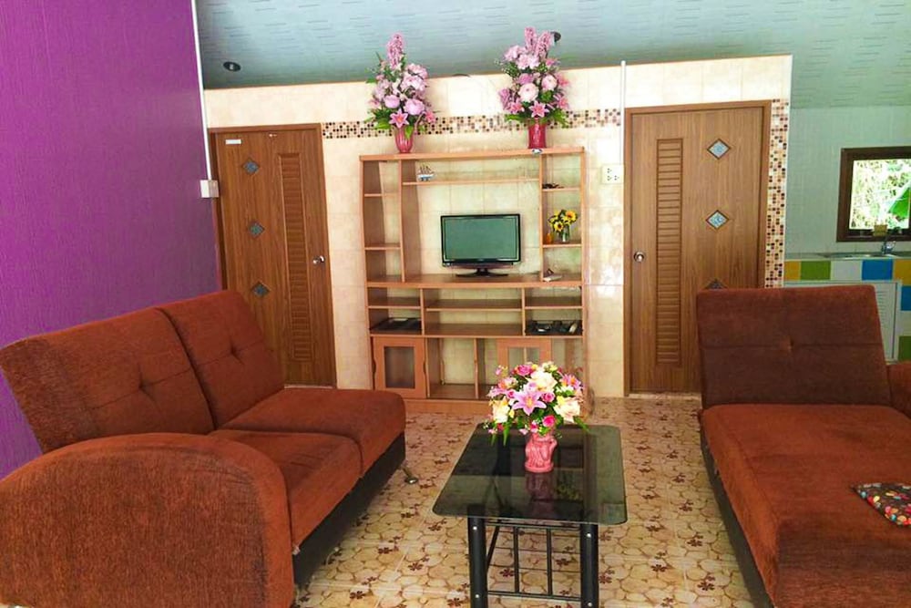 Baan Ton Kathin Resort