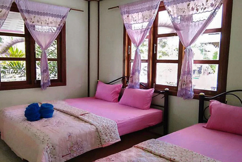 Baan Ton Kathin Resort