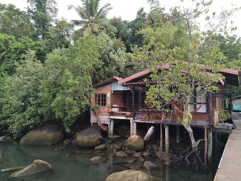 Ban Raw Homestay