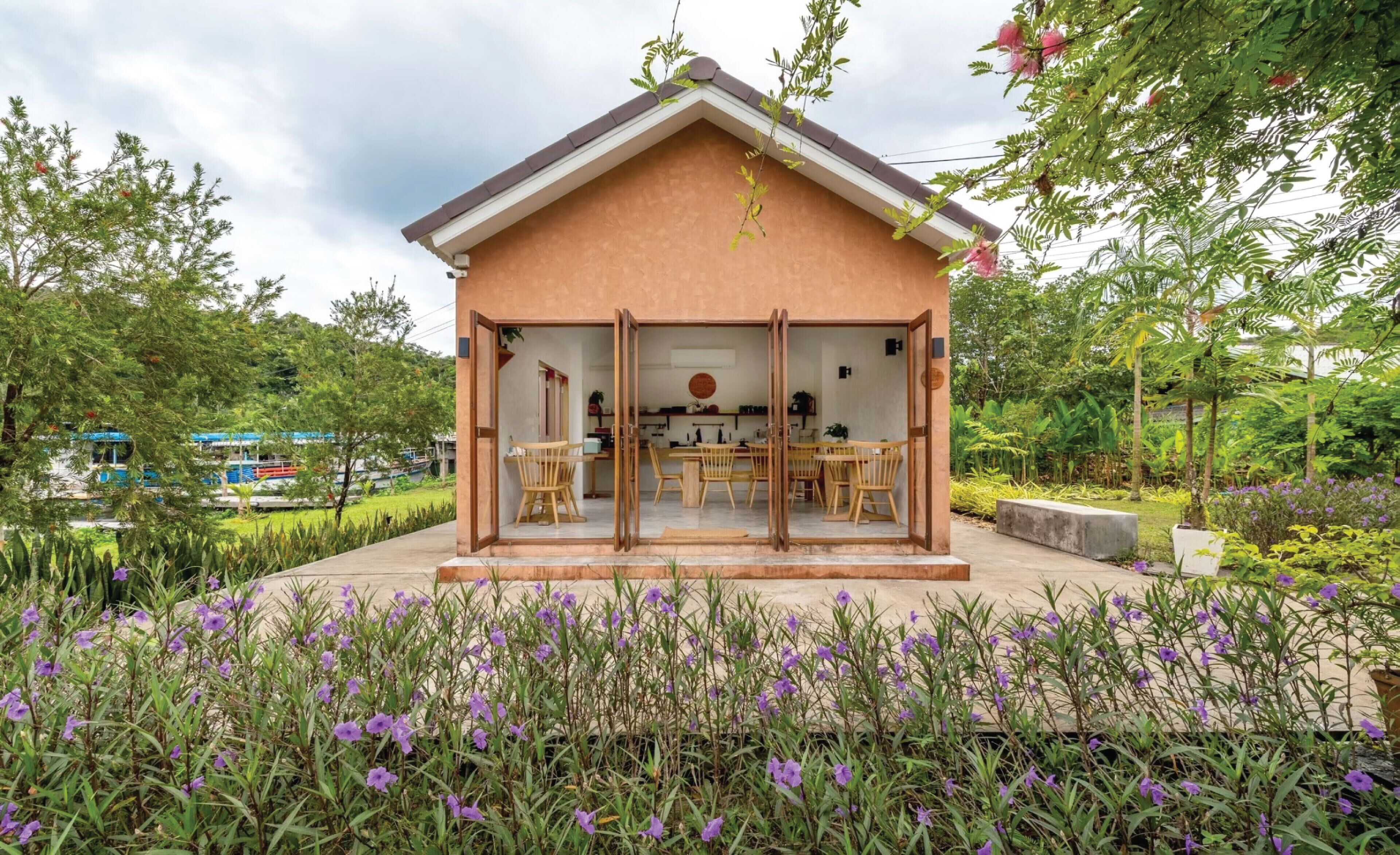 The Little White Bird Traveller Hostel