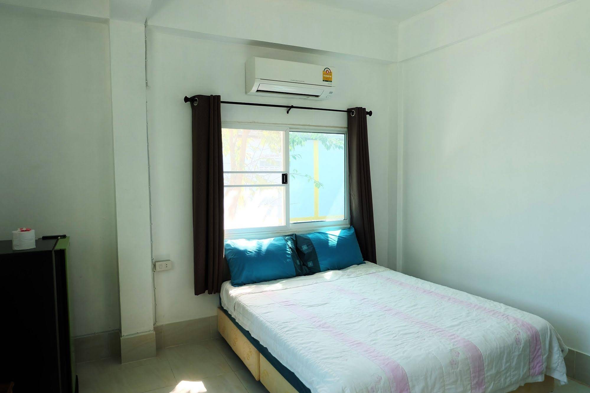 Miss Hong House