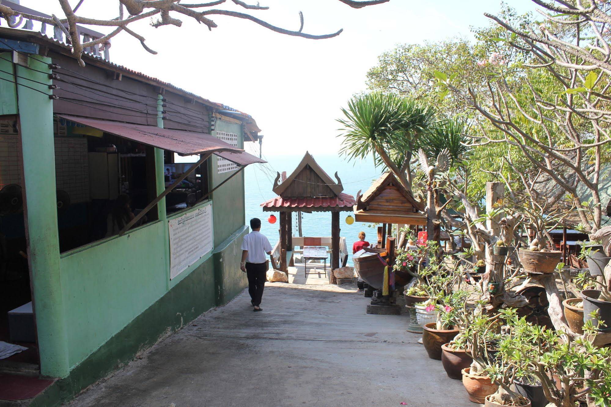 Koh Sichang Unseen Resort