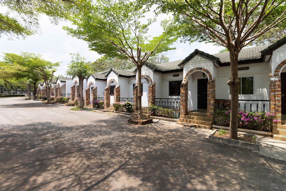 Davikarn Resort by OYO Rooms