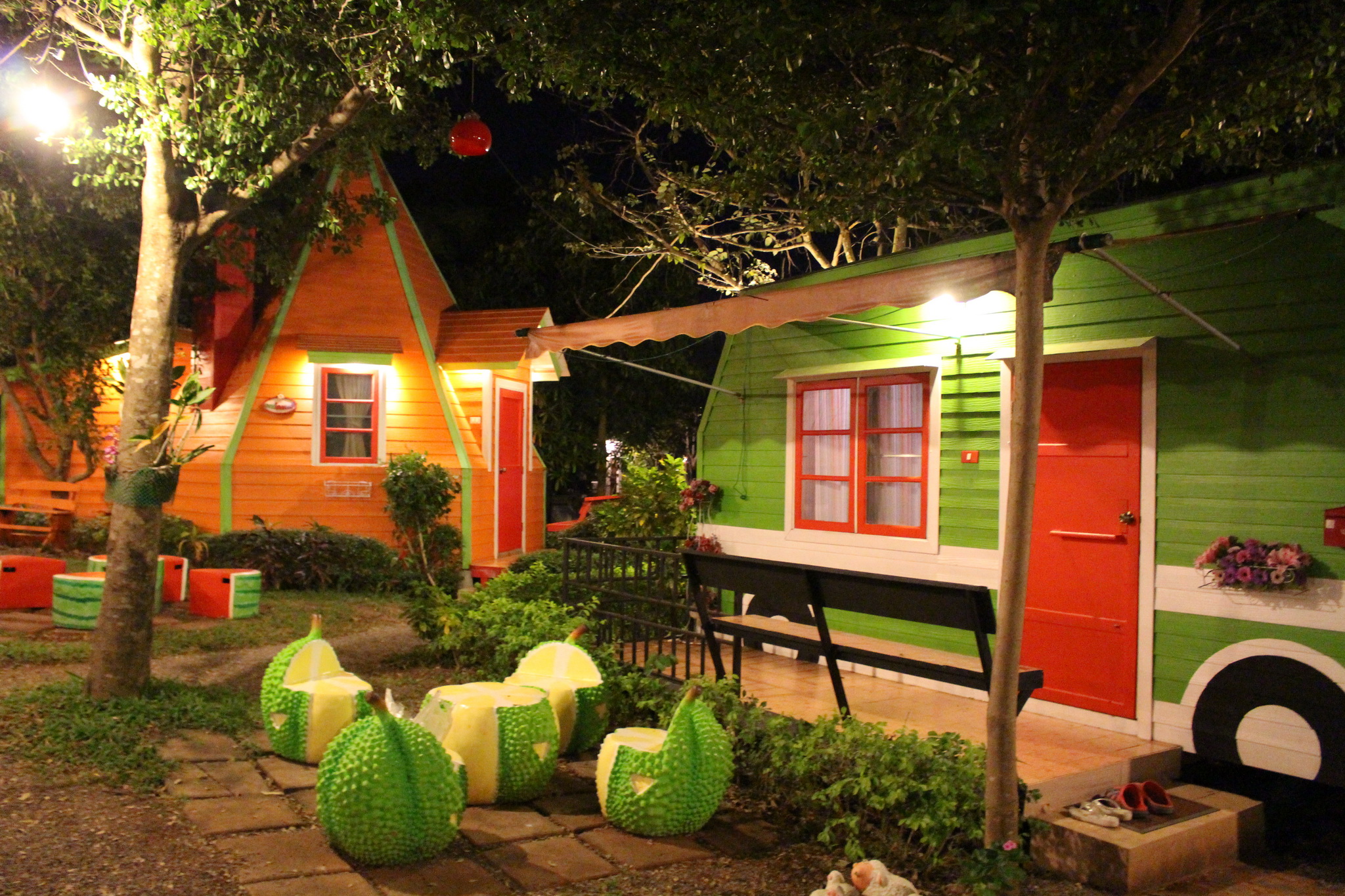 Kanghanrak Theme Houses
