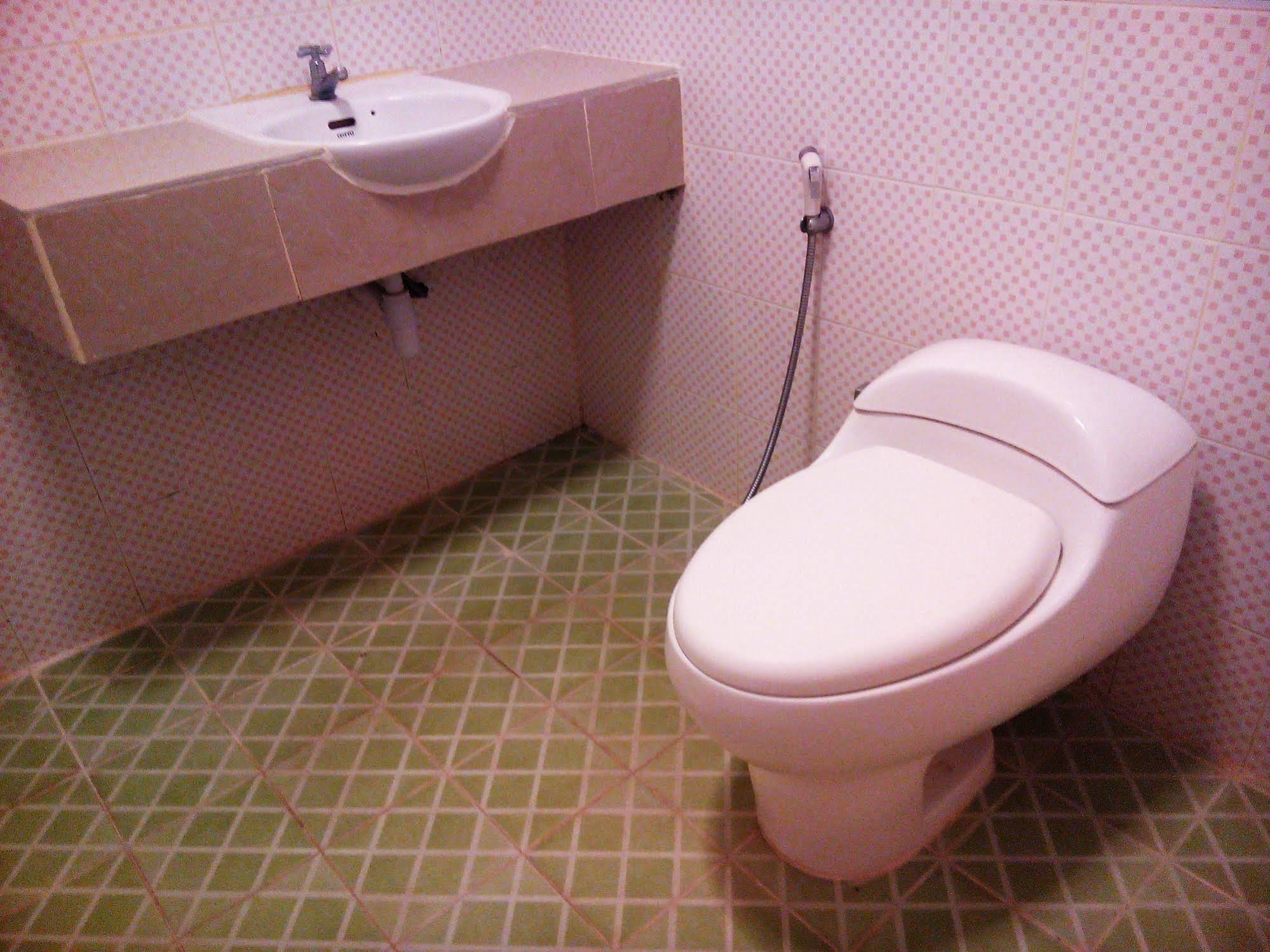 New Wanchai Hotel Pakchong