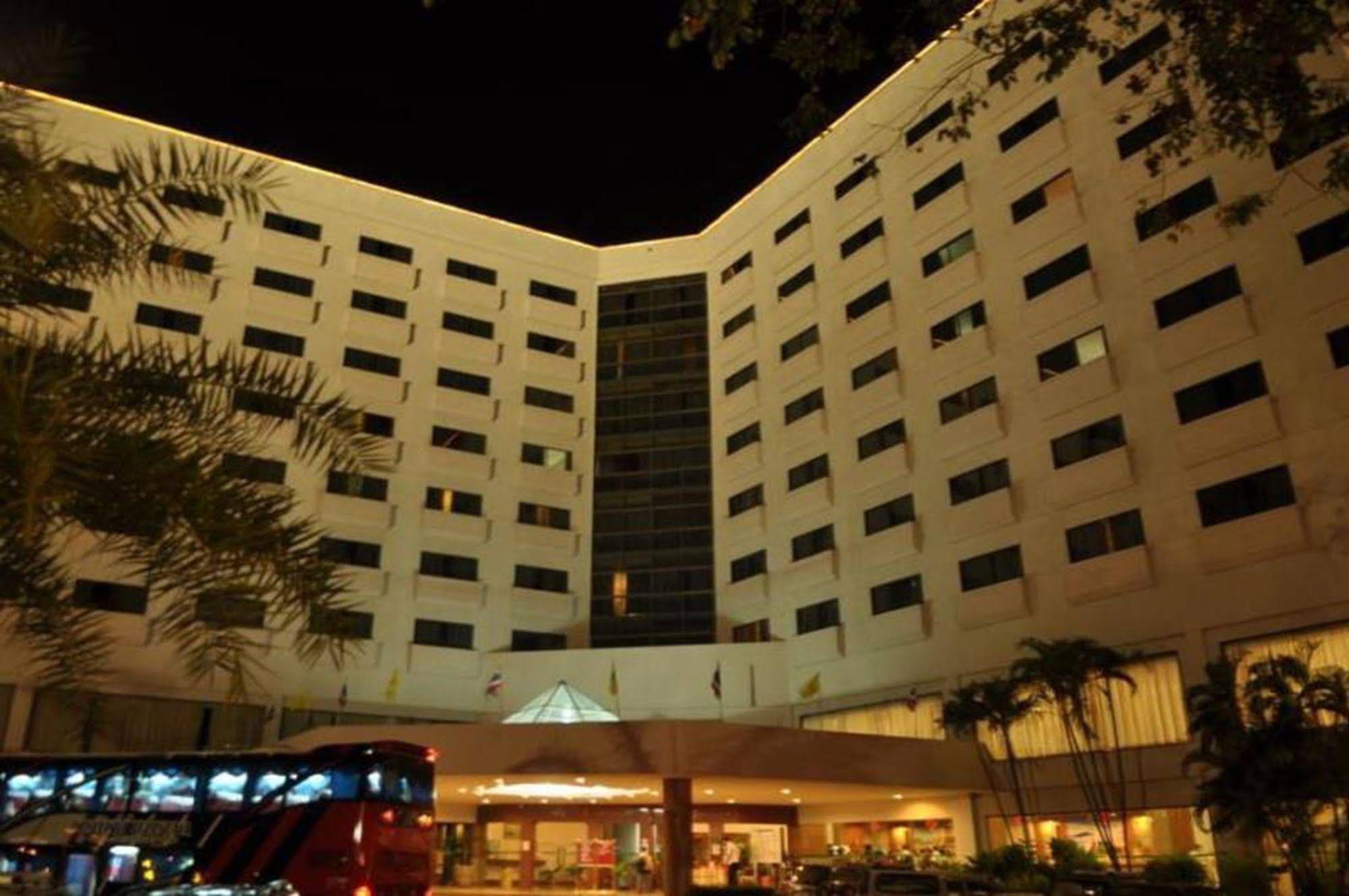 Golden City Hotel