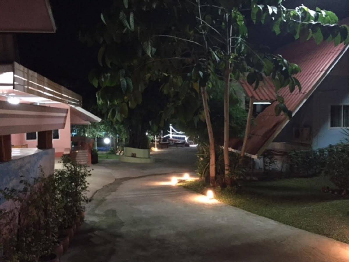 Lollop Resort