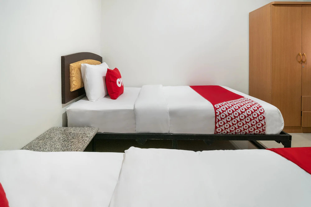9's Born by OYO Rooms