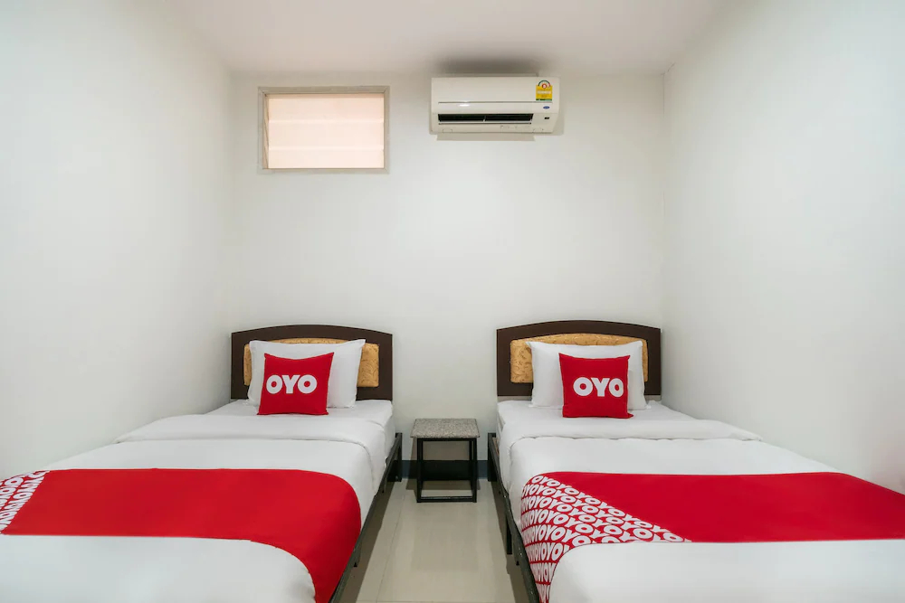 9's Born by OYO Rooms