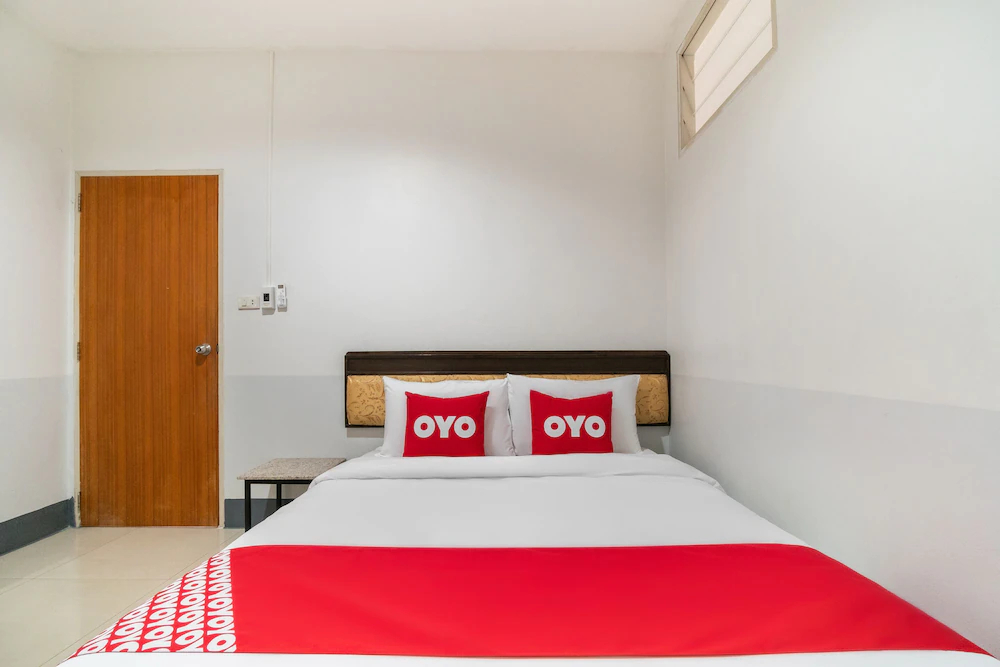 9's Born by OYO Rooms