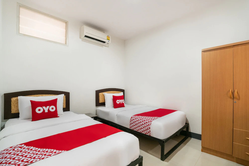 9's Born by OYO Rooms