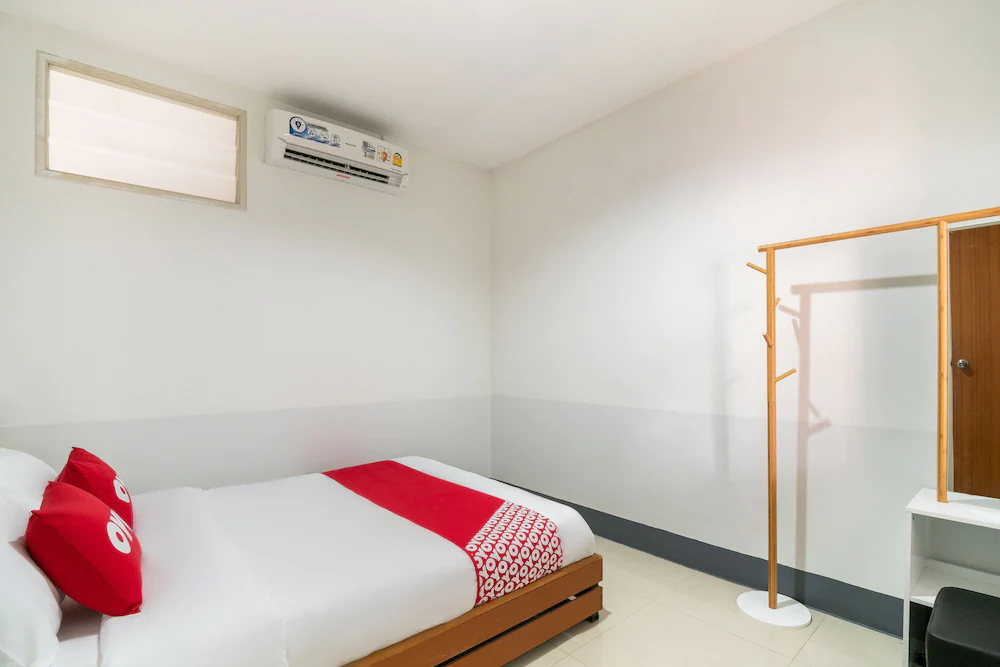 9's Born by OYO Rooms