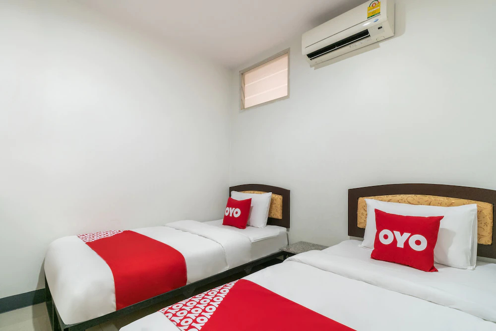 9's Born by OYO Rooms