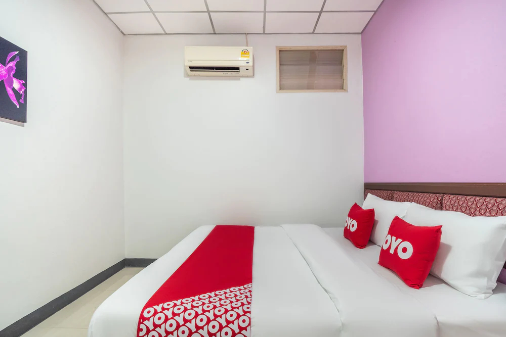 9's Born by OYO Rooms