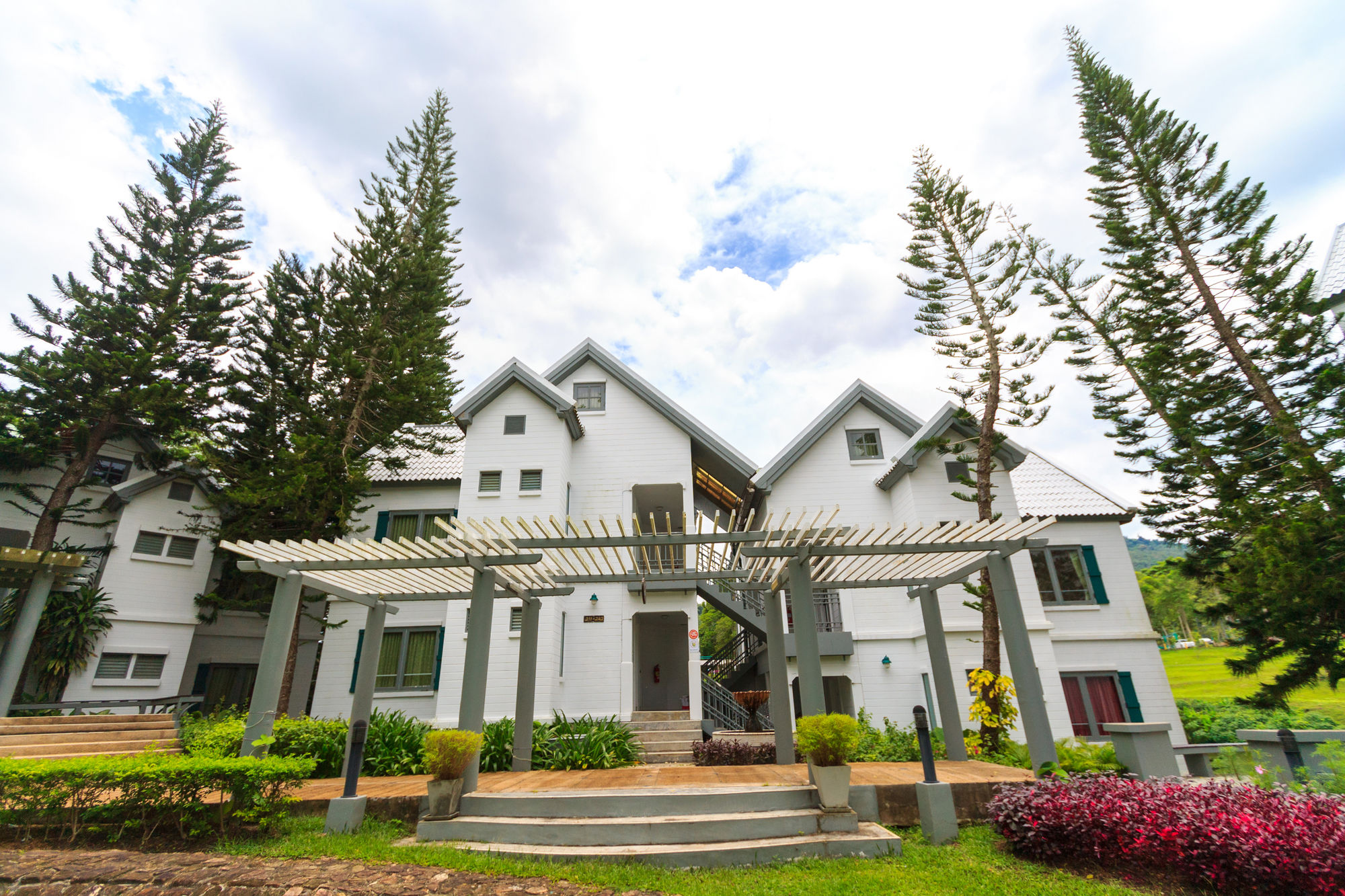 Brookside Valley Resort