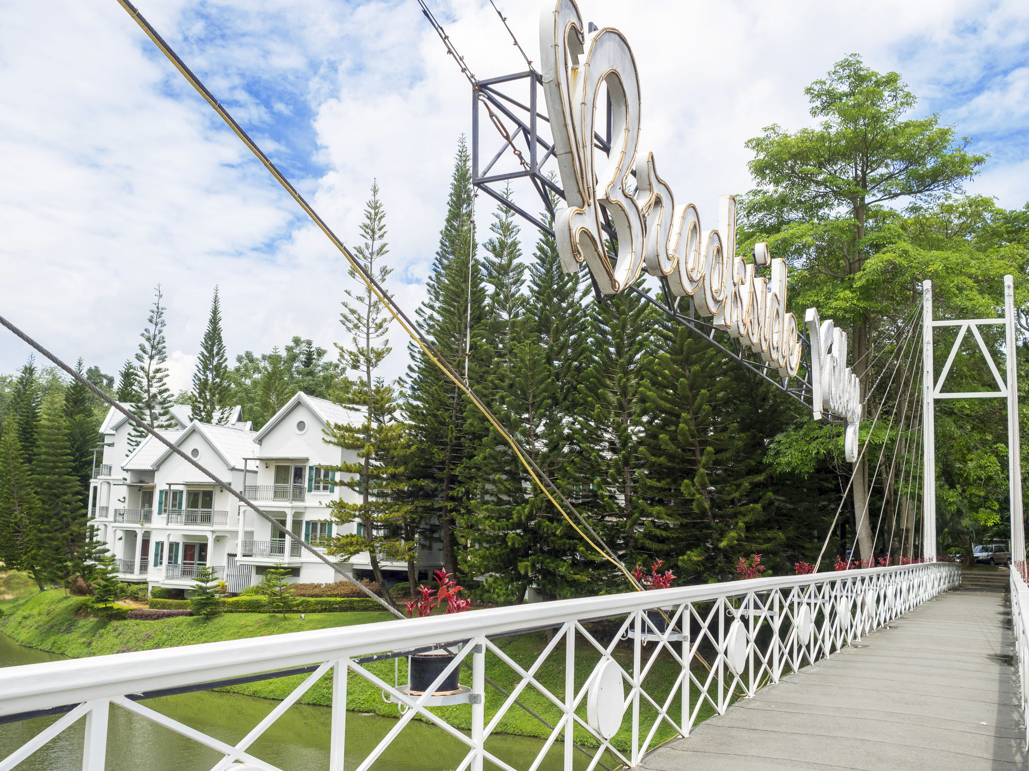 Brookside Valley Resort