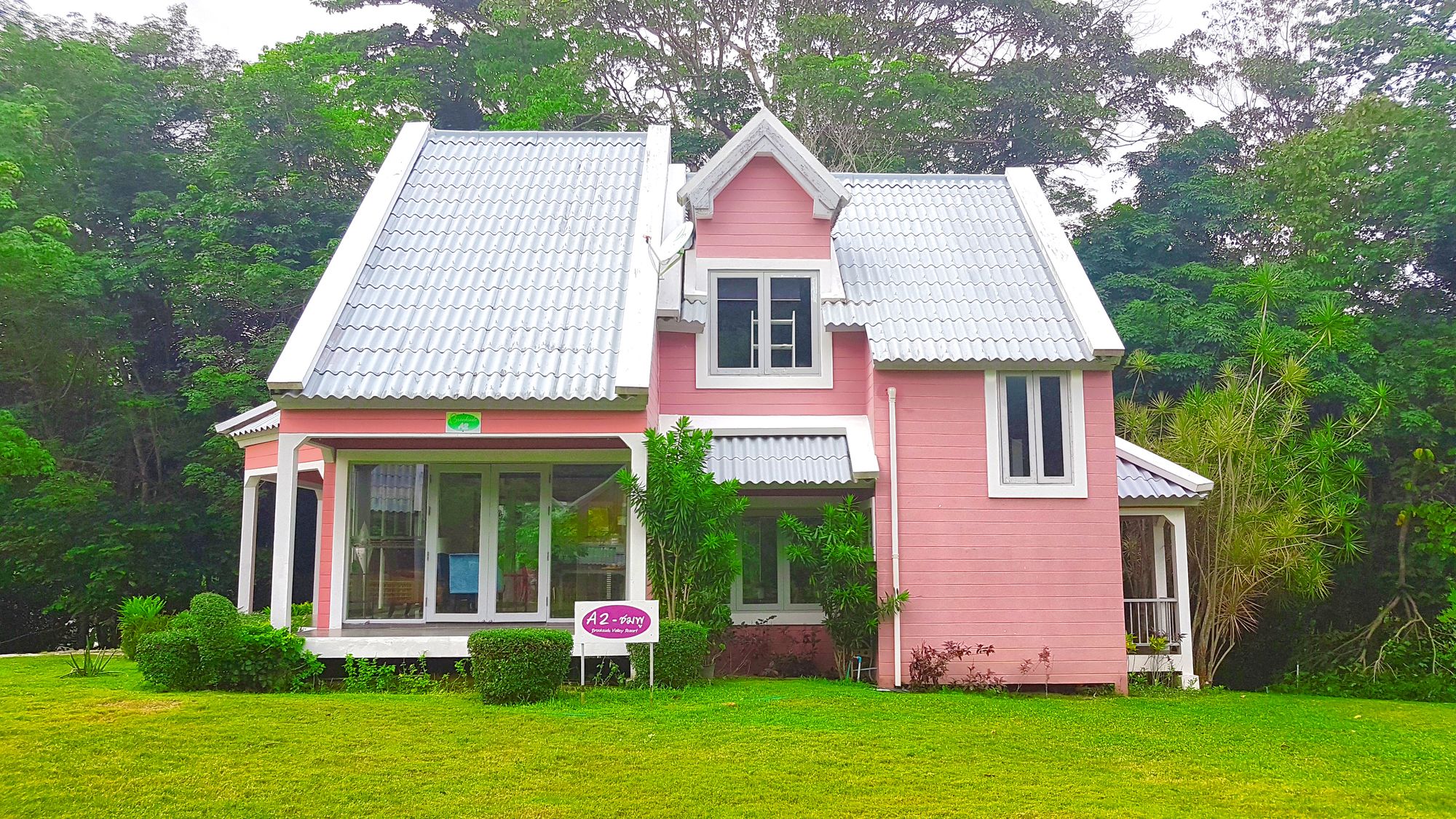 Brookside Valley Resort