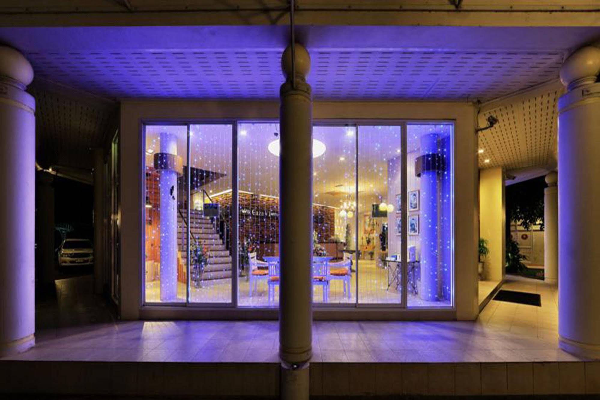Caza V1 Serviced Apartment