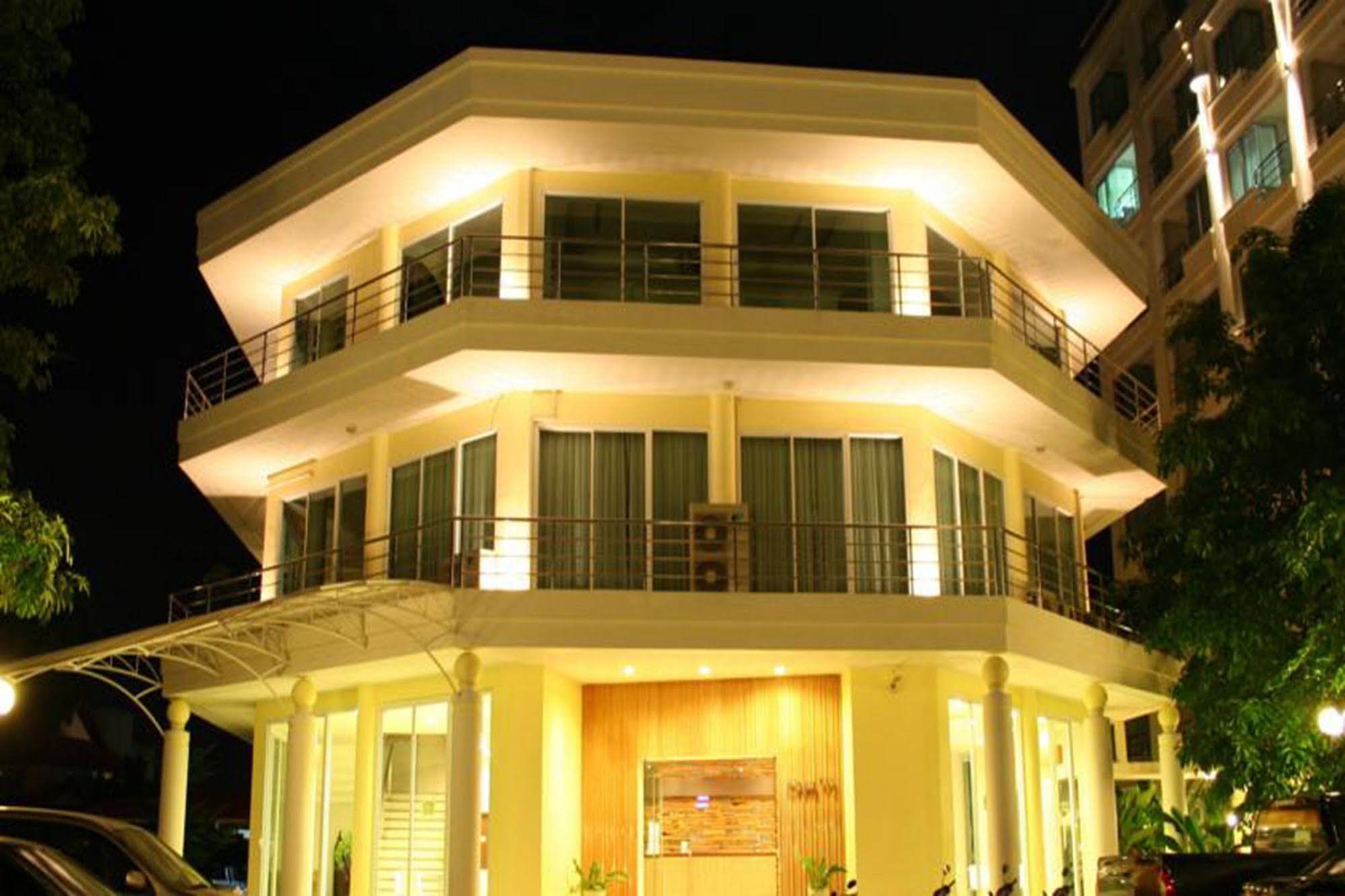 Caza V1 Serviced Apartment
