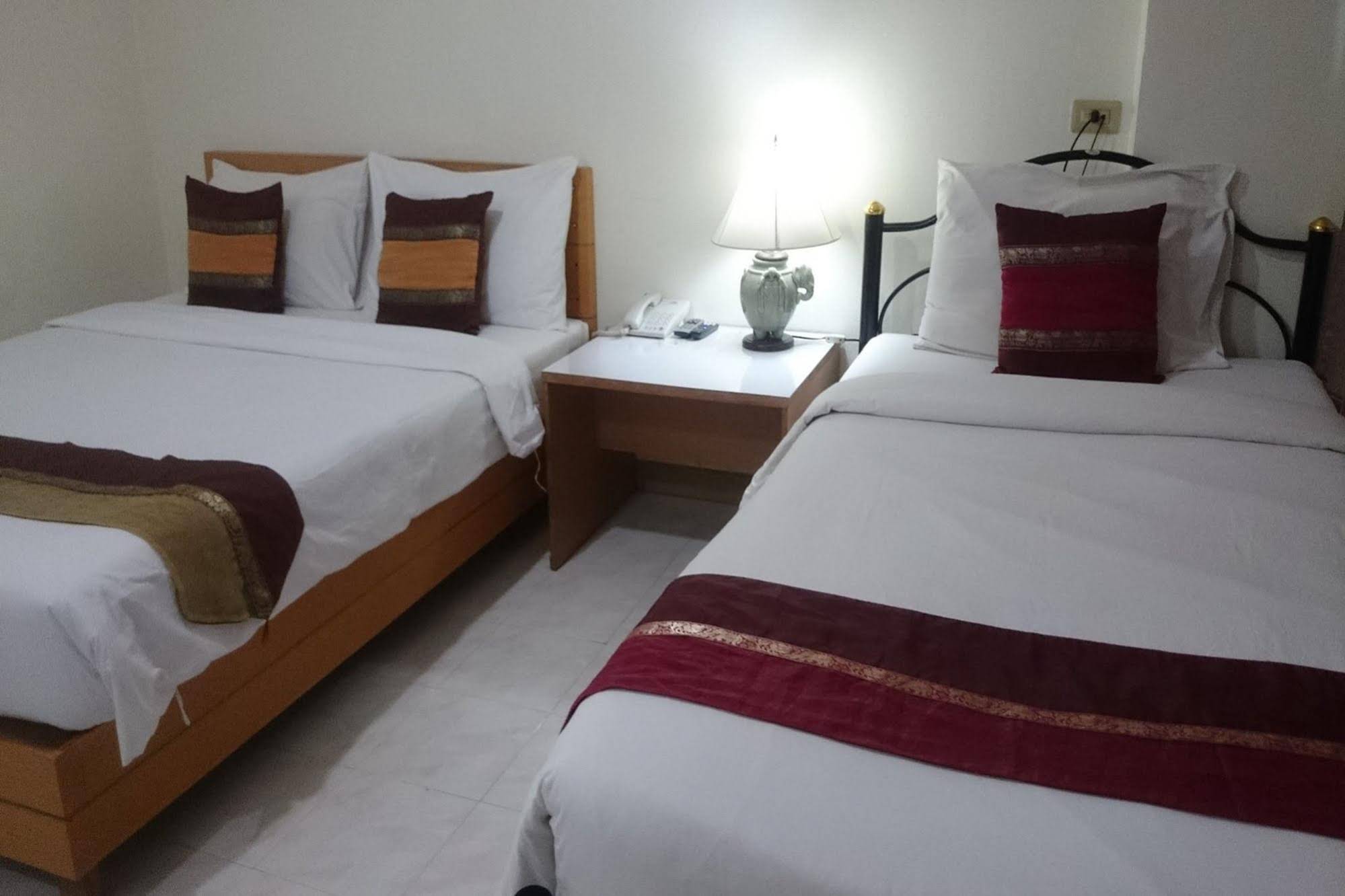 Central Place Hotel