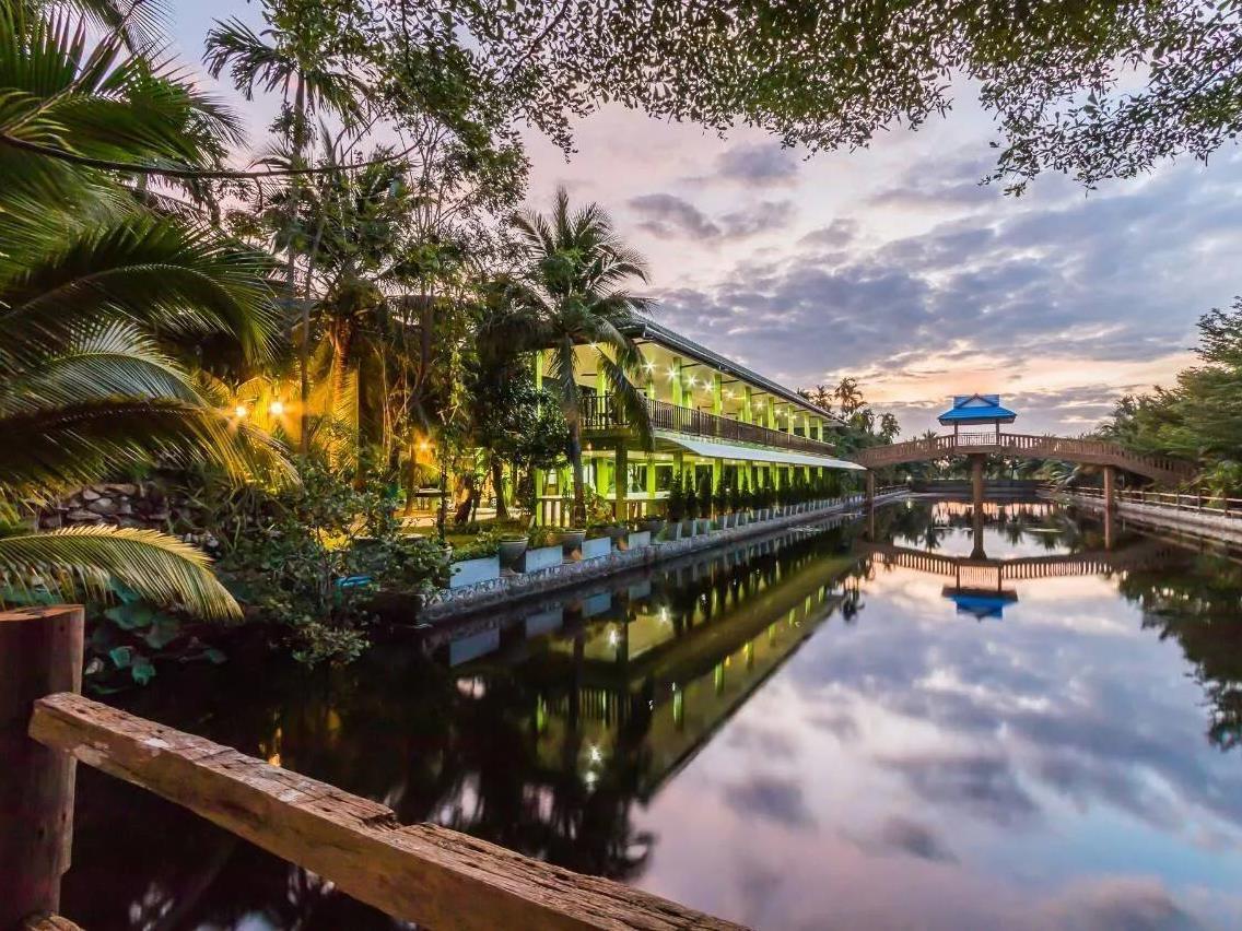 Coconut Resort