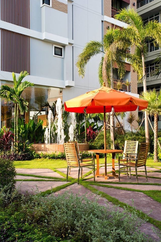 Crystal Jade Hotel