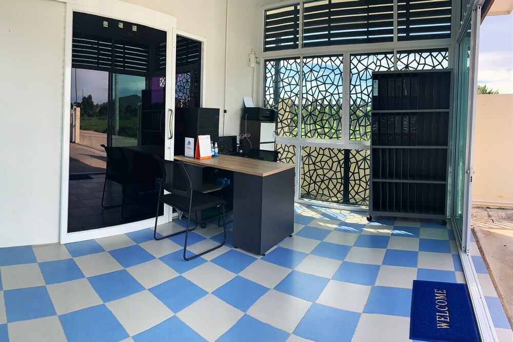 Ek Residence by OYO Rooms