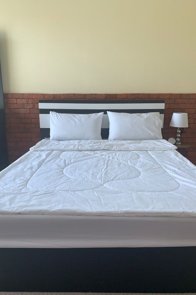 Ek Residence by OYO Rooms