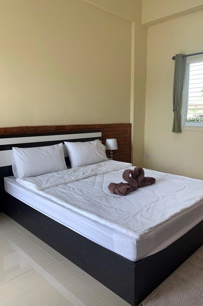 Ek Residence by OYO Rooms