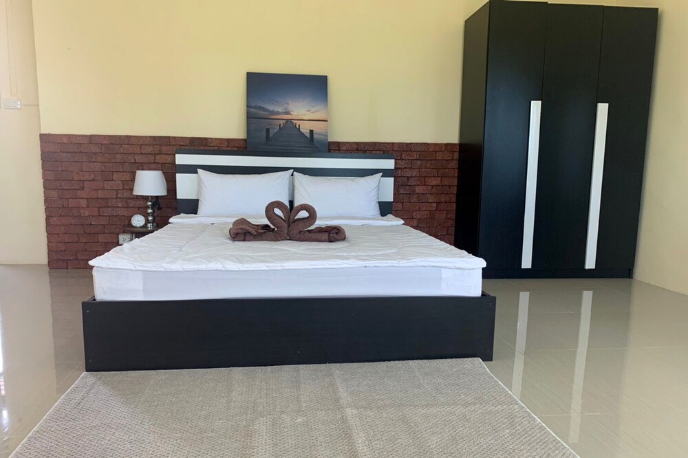Ek Residence by OYO Rooms