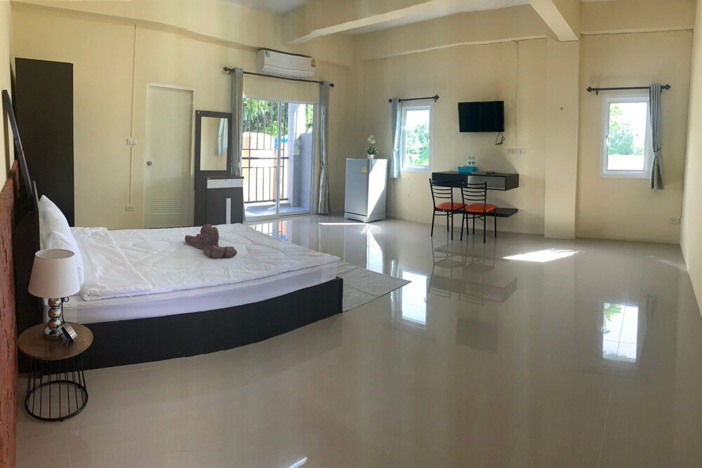 Ek Residence by OYO Rooms
