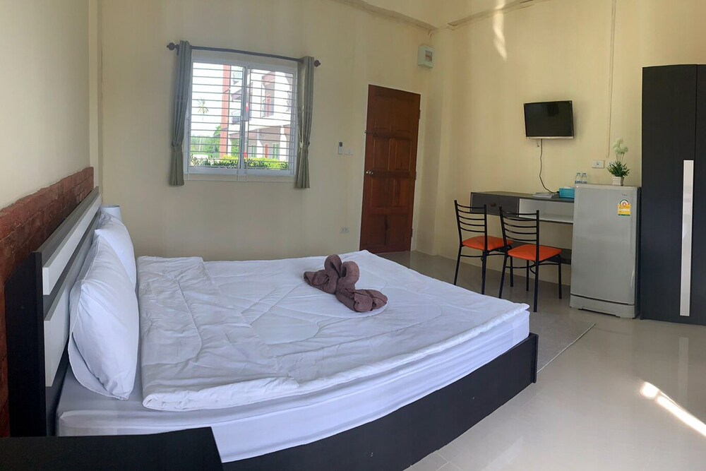 Ek Residence by OYO Rooms