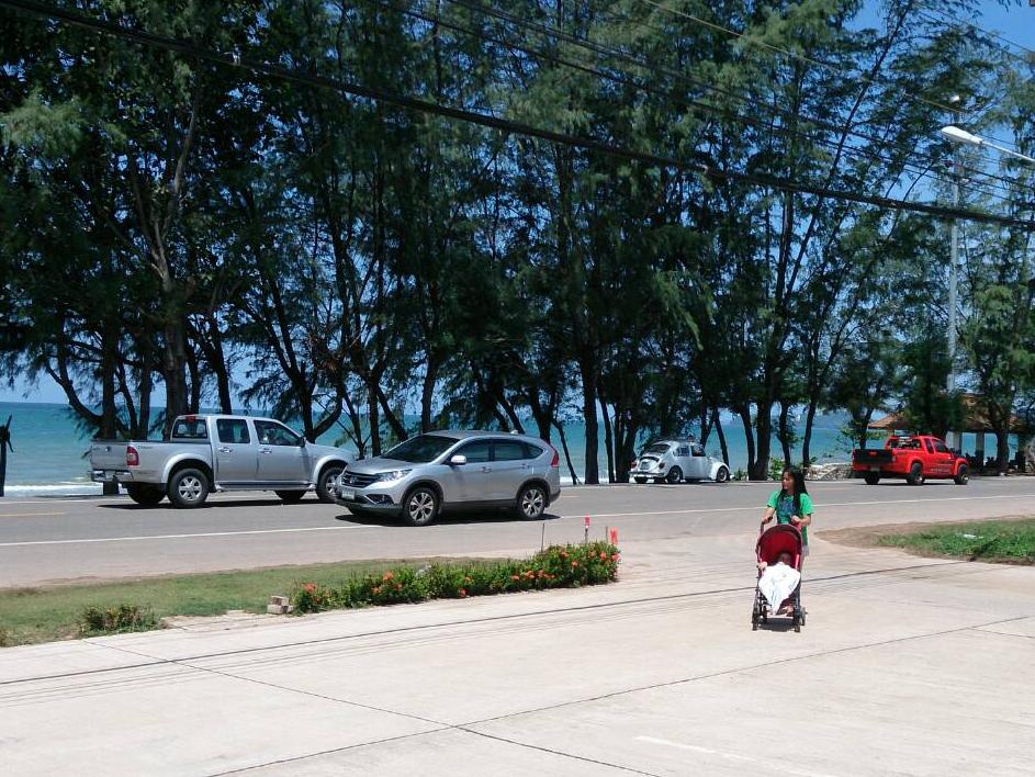 Grand Beach Condominium (B26)