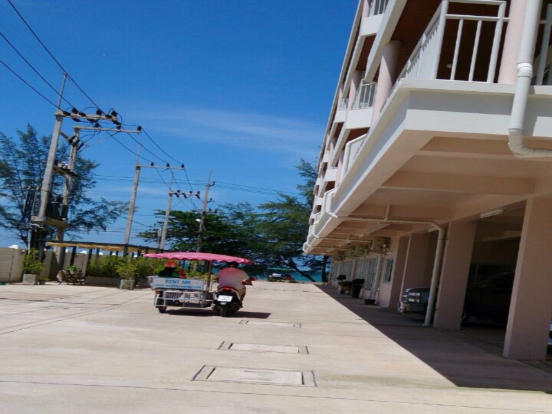 Grand Beach Condominium (B26)