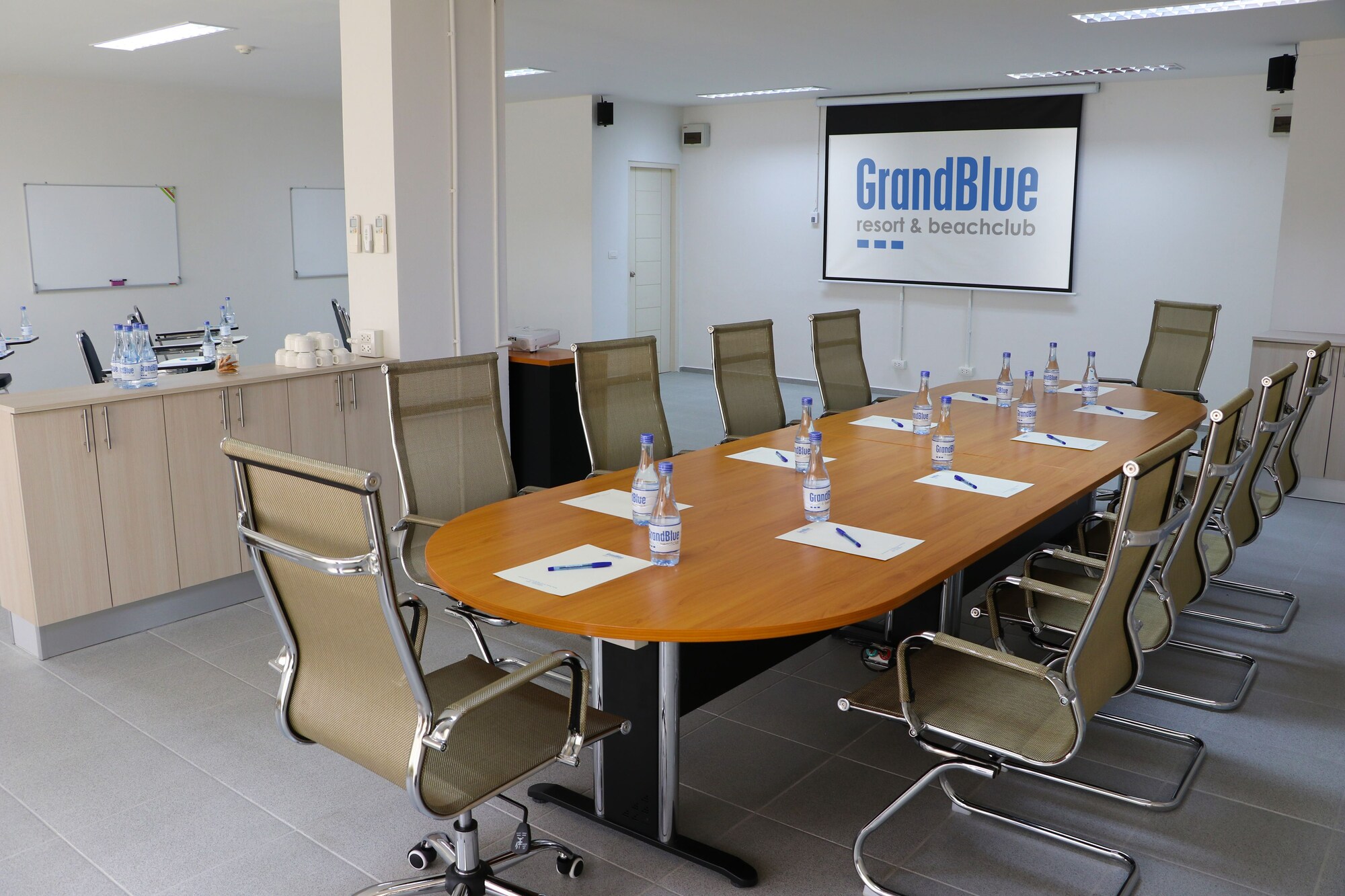 GrandBlue Resort & Beachclub