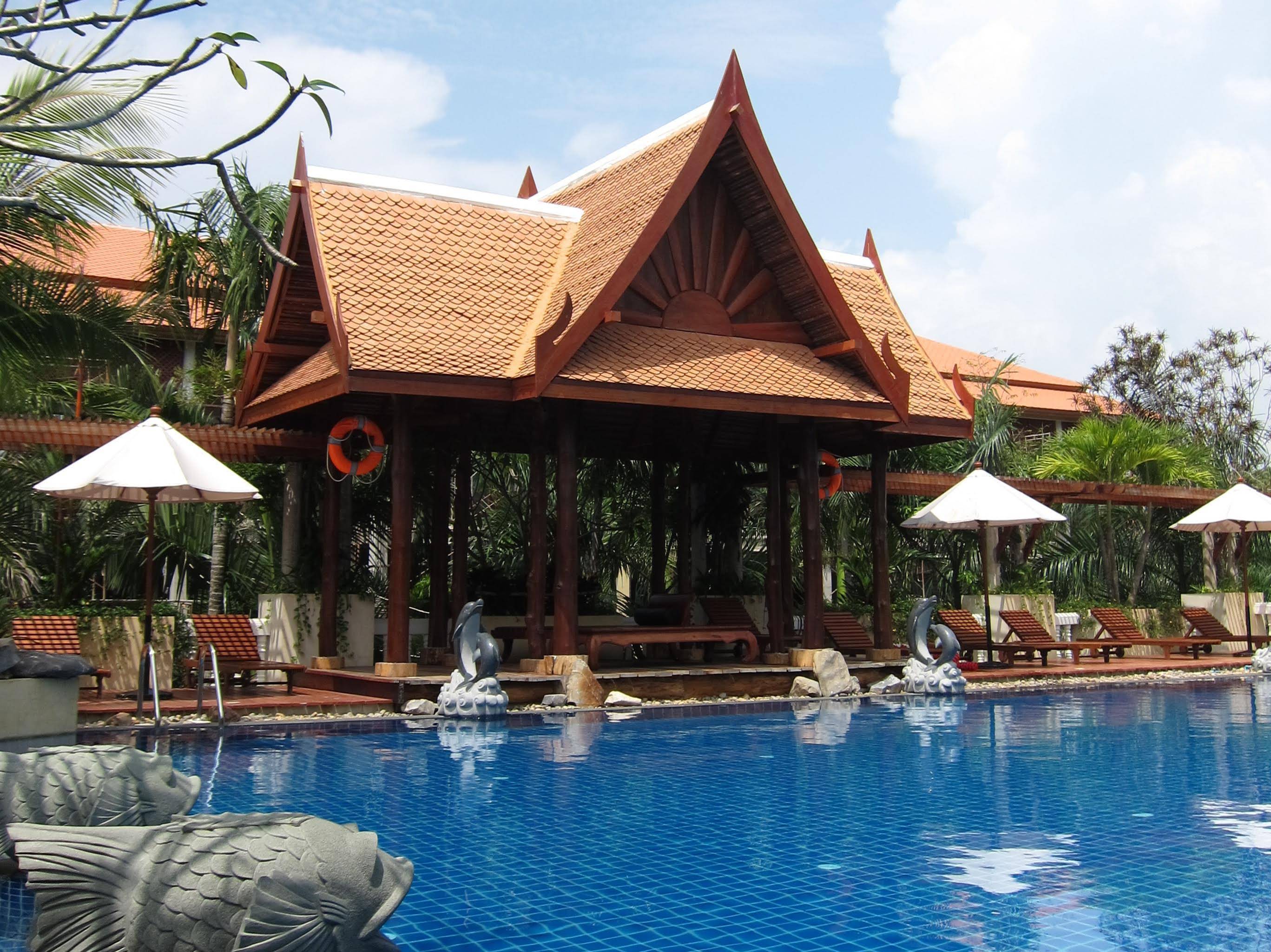 Mae Pim Resort Hotel