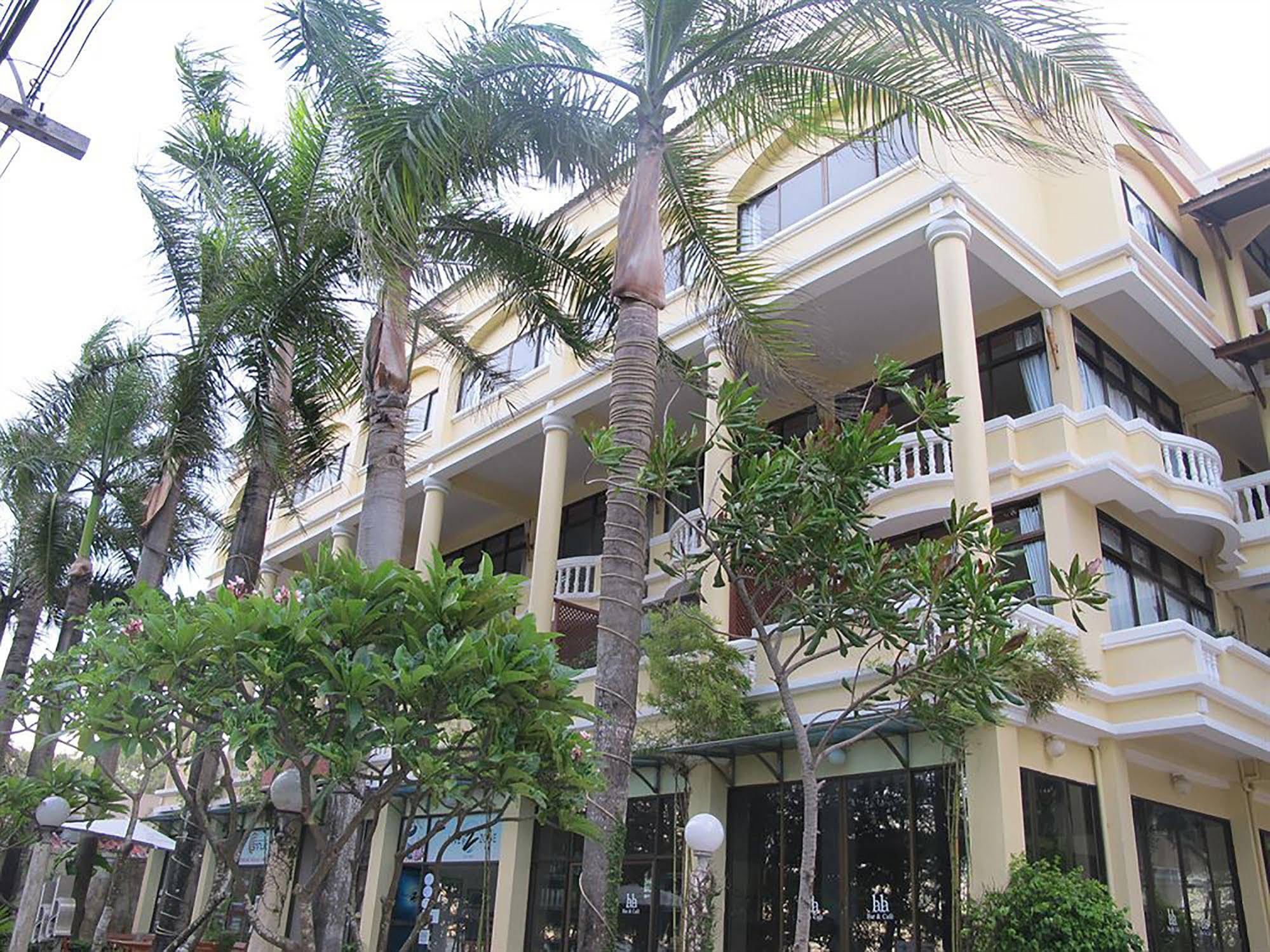 Mae Pim Resort Hotel