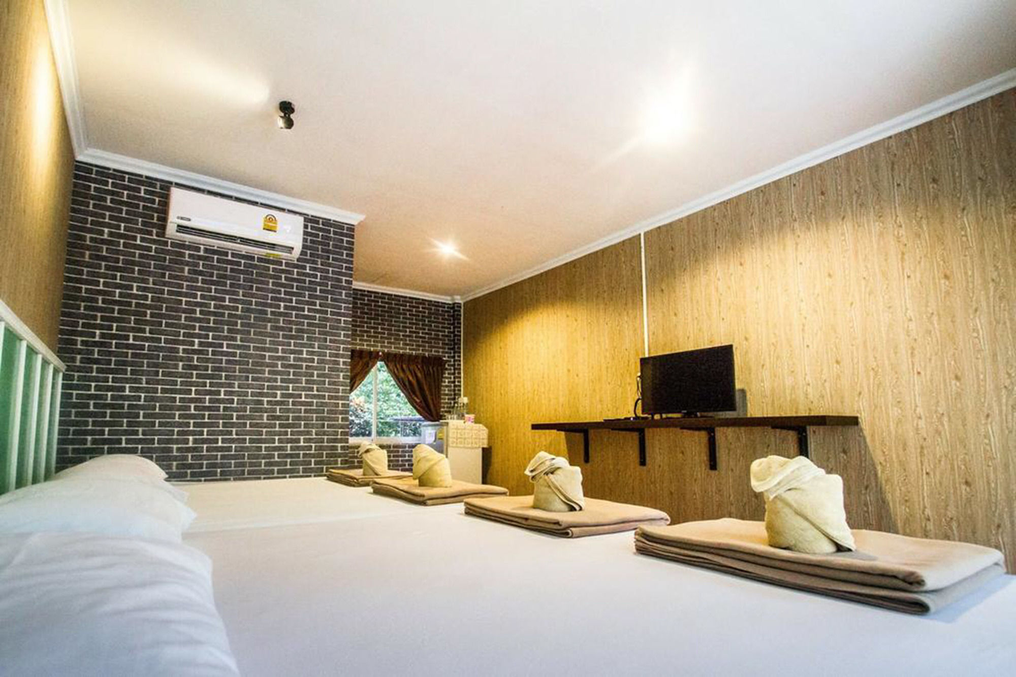 Phe Samed Villa Resort