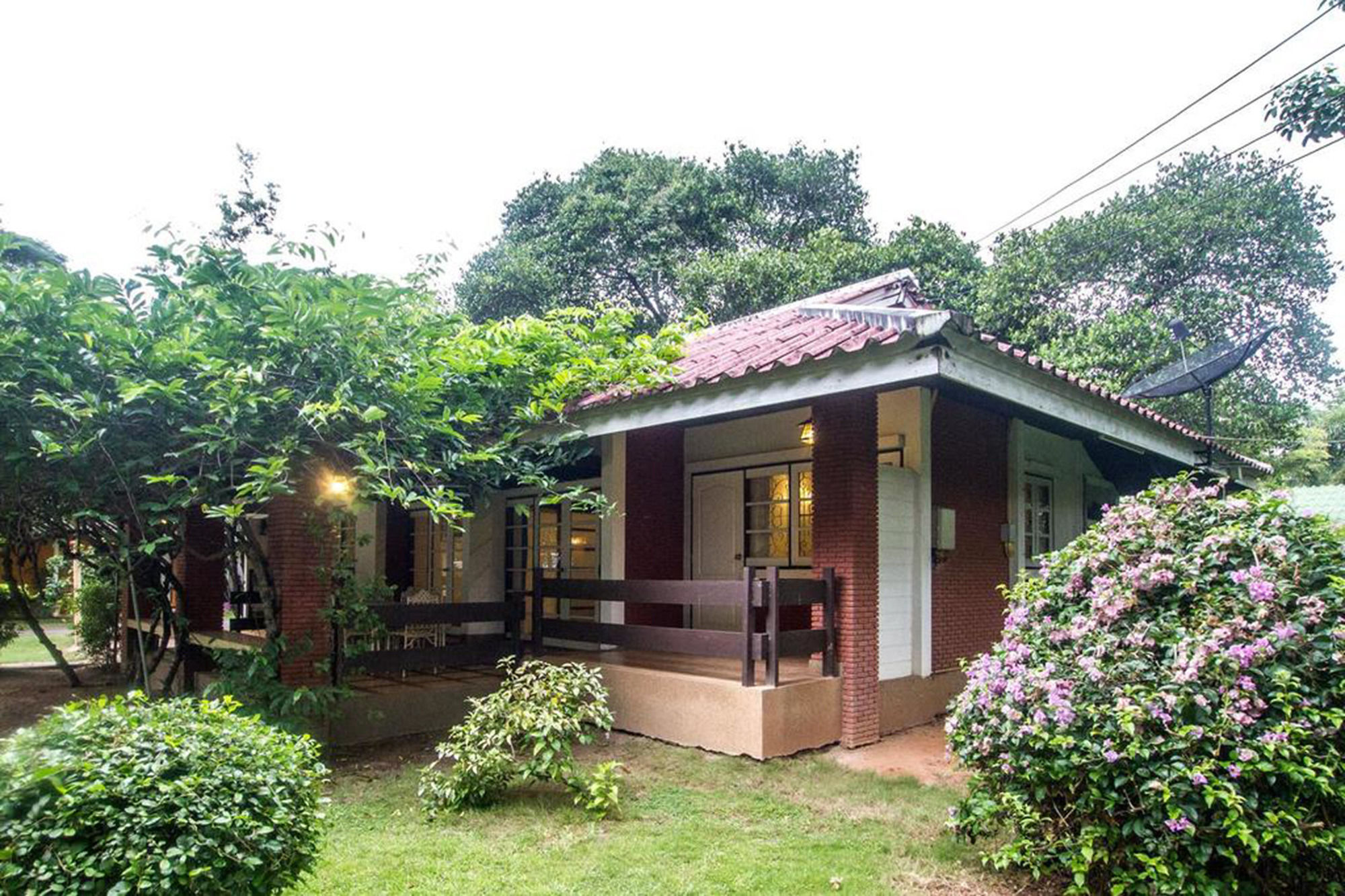 Phe Samed Villa Resort