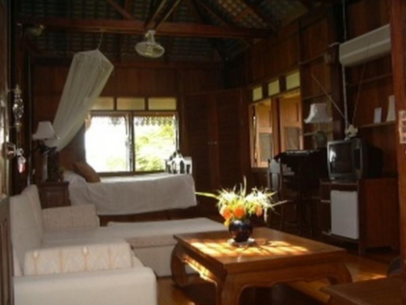 Ruen Thai Rim Haad