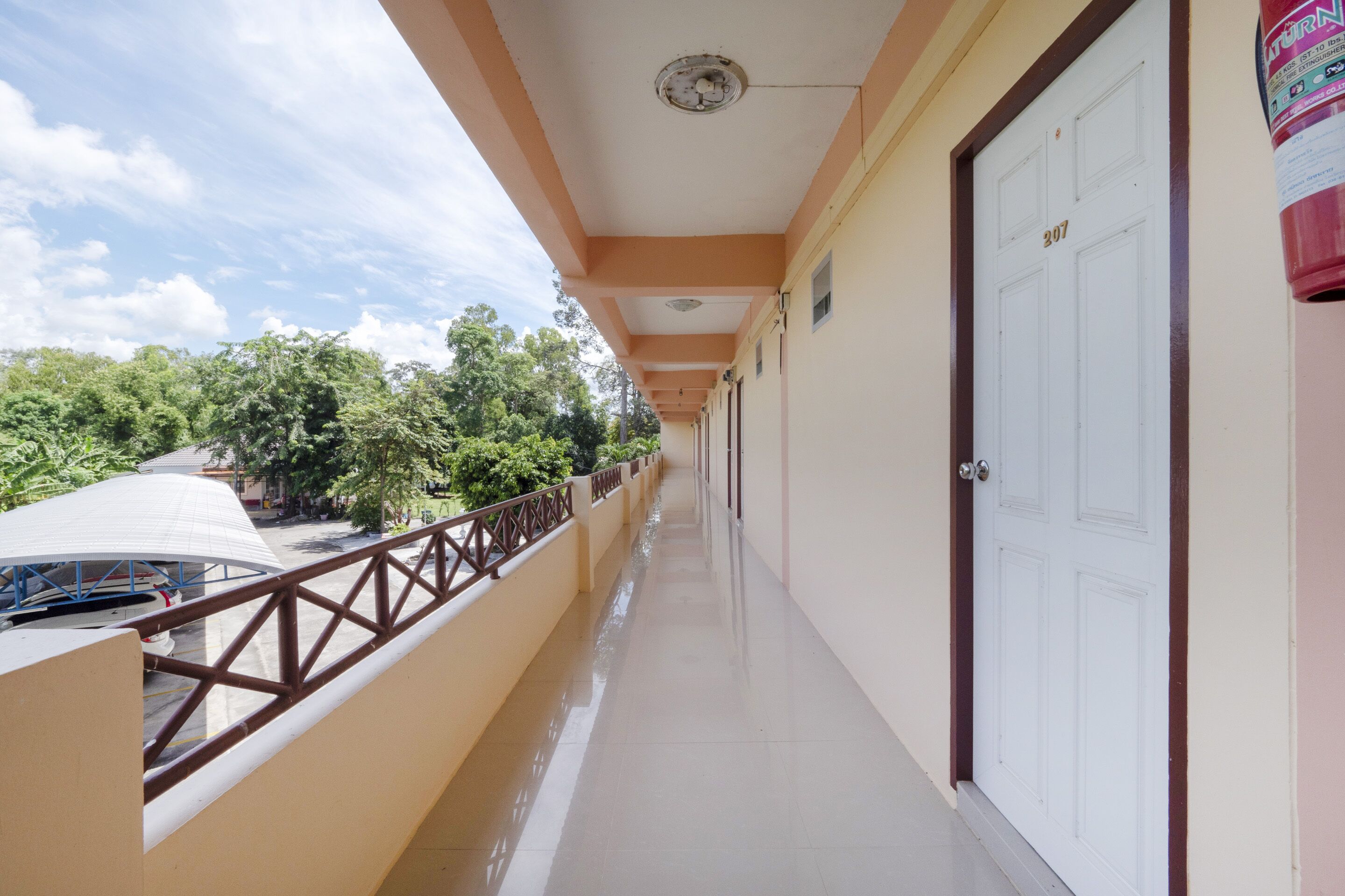 Samutsin Place by OYO Rooms