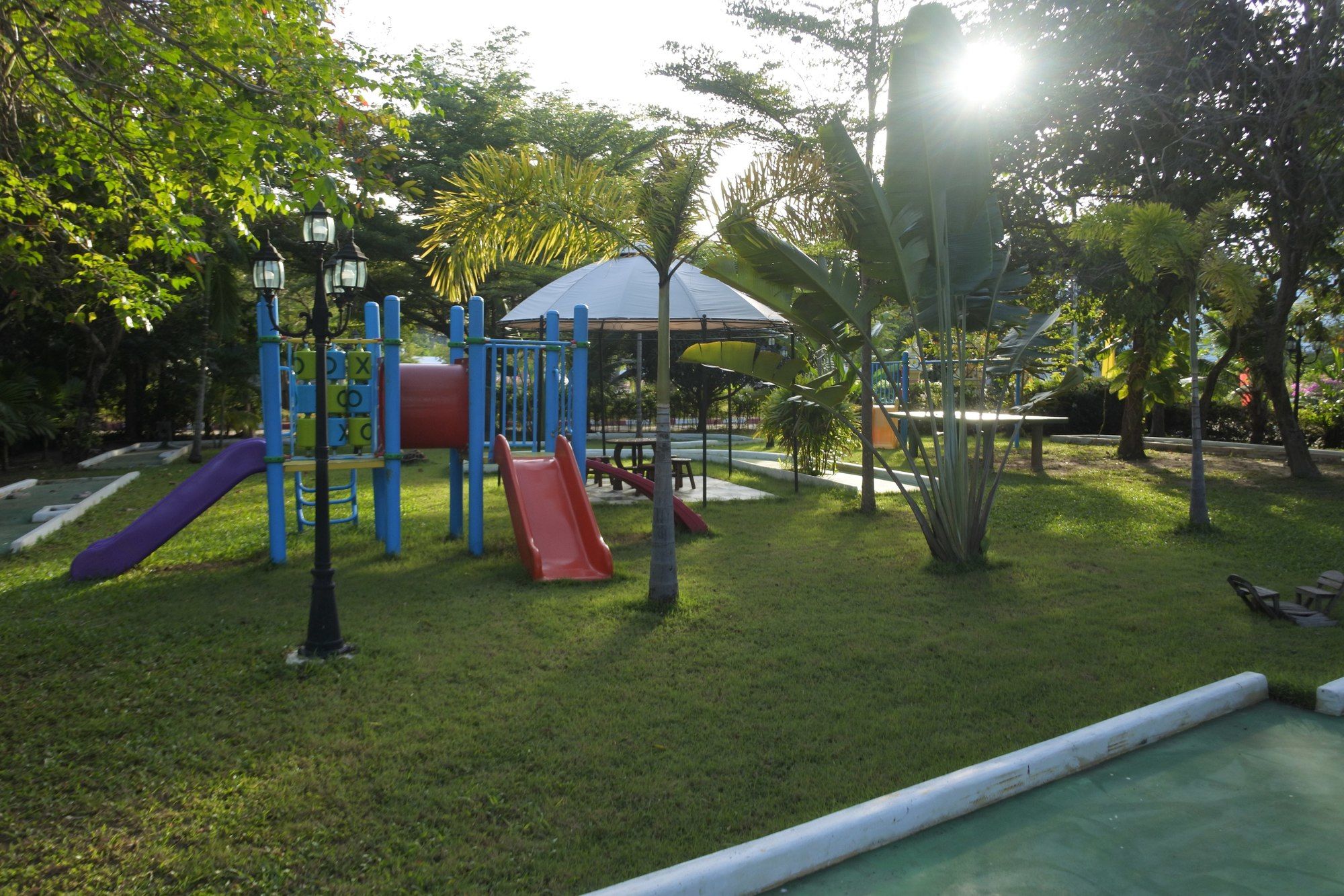 VIP Chain Resort - Thai Pool Villa