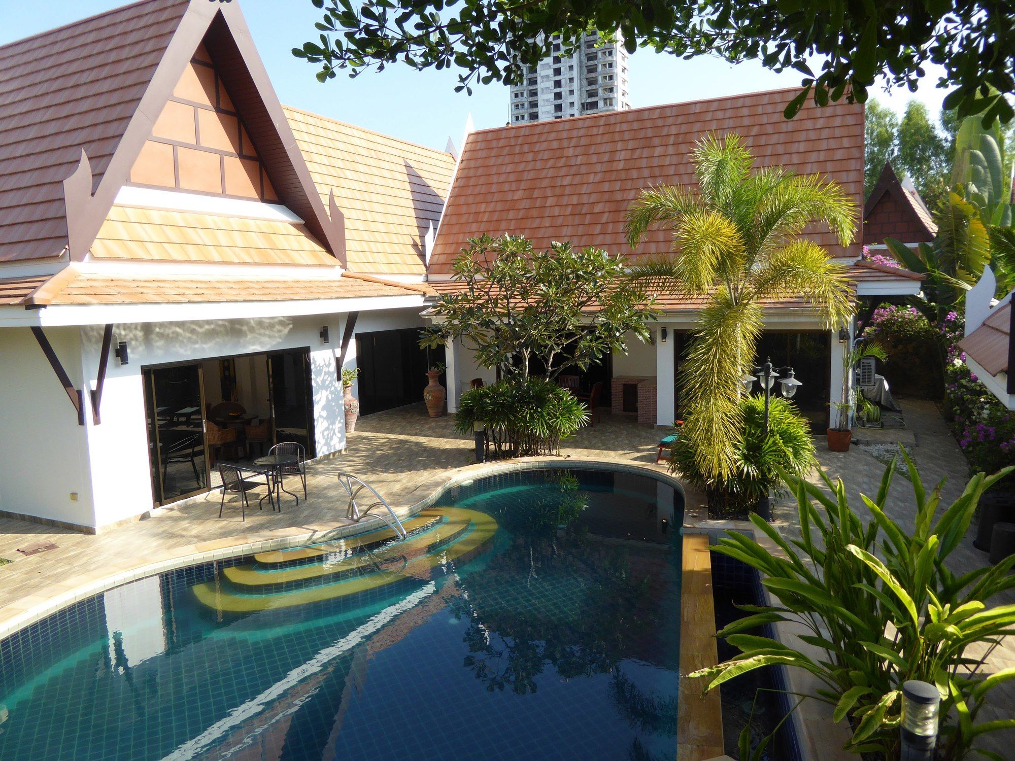 VIP Chain Resort - Thai Pool Villa