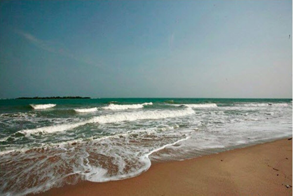 White @ Sea Resort