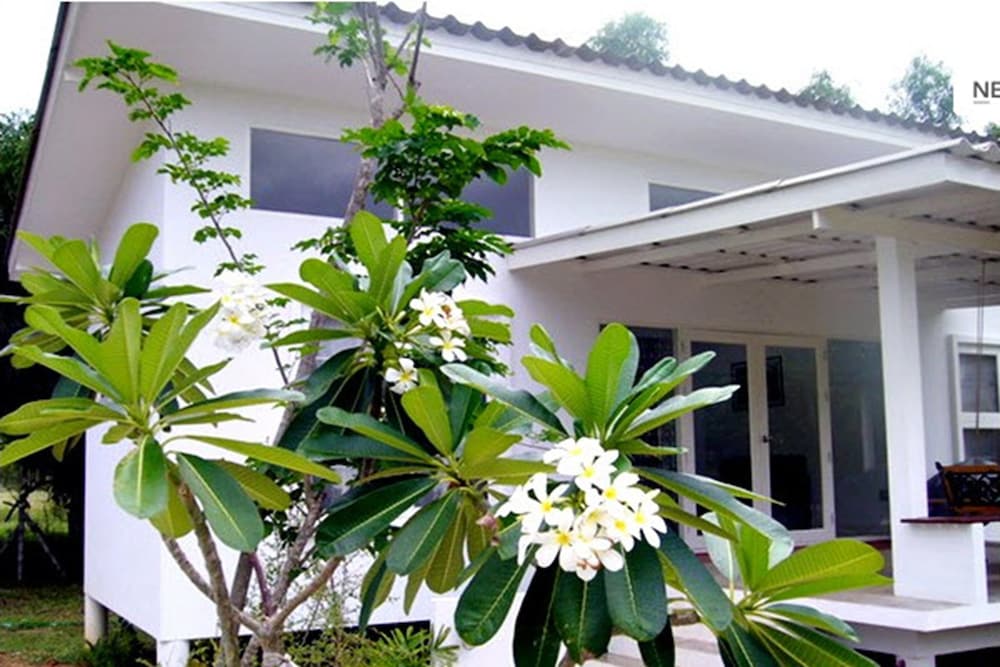 White @ Sea Resort
