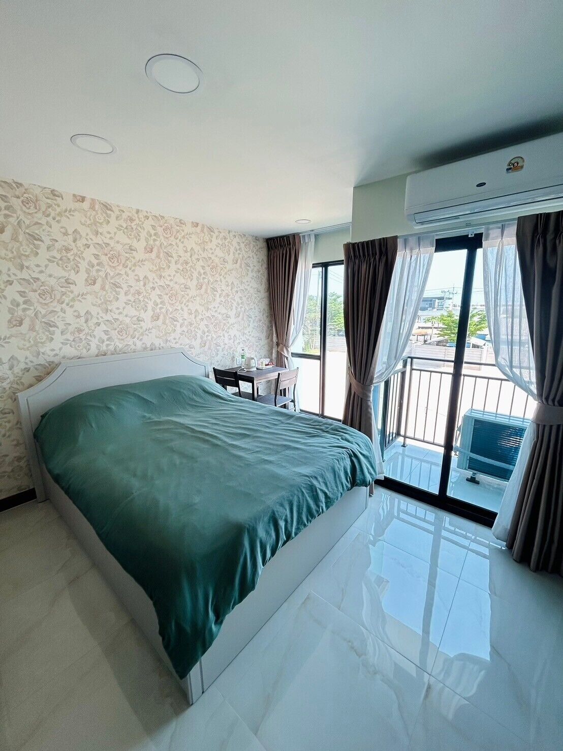 Arunsakhon Luxury Condo