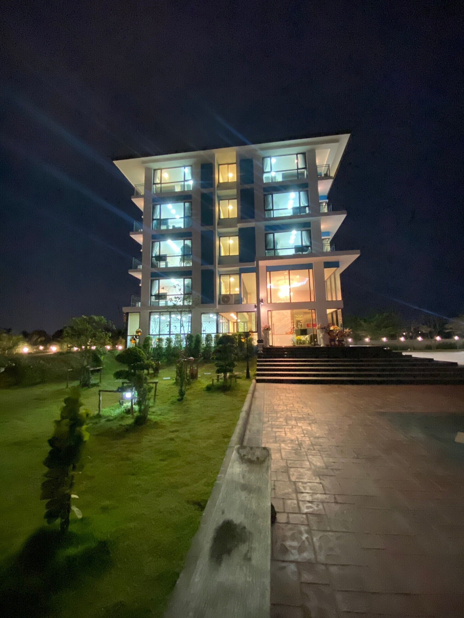 Arunsakhon Luxury Condo